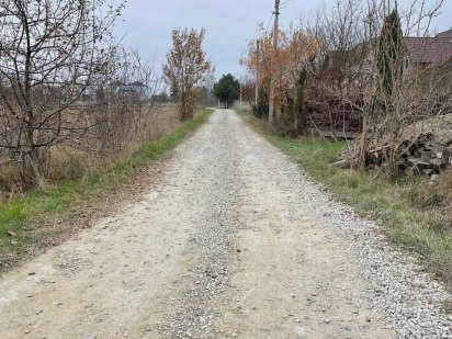 Продаю земельну ділянку 10сот. під Будівництво з всіма комун. поруч