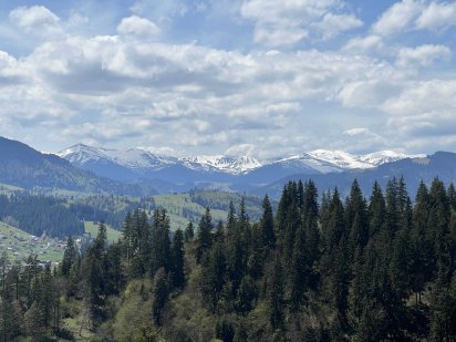 Ділянка у смт. Верховина з краєвидом на Чорногірський хребет 105 соток Верховина