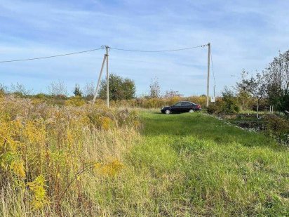 Продаю земельну ділянку біля міста