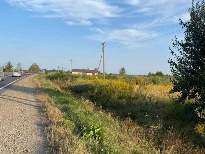 Продається земельна ділянка, перша лінія від центральної траси Чукаловка