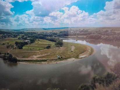 Продам землю, над рікою Дністер, в селі Луг. Тлумач