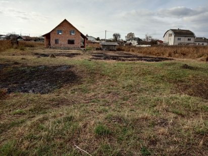 Земельна ділянка в ОБЖИТОМУ І СПОКІЙНОМУ МІСЦІ! Мальовнича місцевість! Тлумач