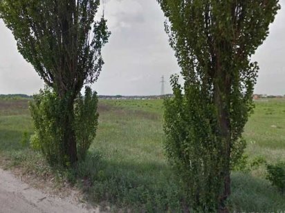 с.Святопетровское улица Киевская продам  участок земли 1.8 га