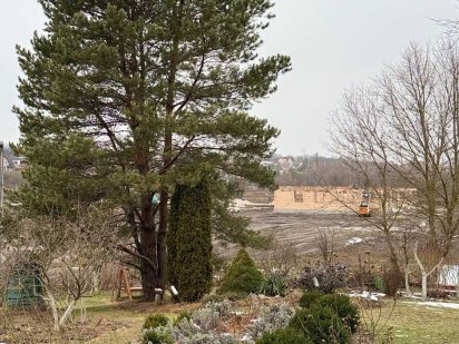 Вам потрібна ділянка - 8,5 соток біля озера з усіма комунікаціями?