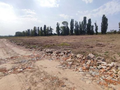 Продам ділянку 5,15 сотки під будівництво.