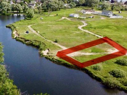 Ділянка 12 сот. Вихід до річки. Гнідин, ценр села