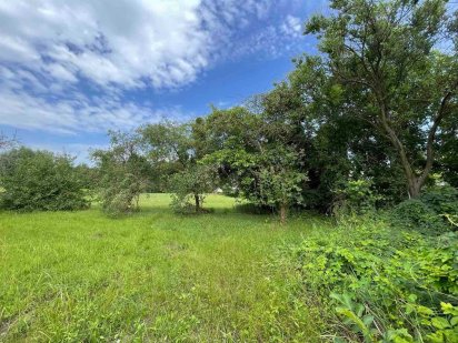 Продам Чудову Земельну Ділянку в с. Гнідин біля Київа.