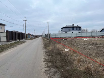 Вишенки участок 25 соток с выходом на озеро.