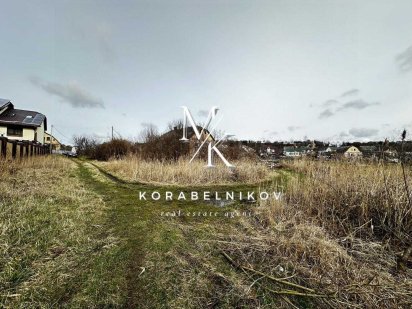 Дві ділянки 22,6 соток з будинком в с.Лісники біля лісу та річки