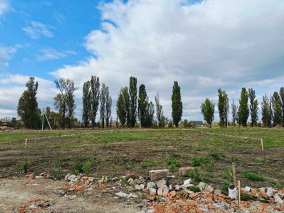 Ділянка 5.5 сот під забудову, розтермінування  на  6 місяців.