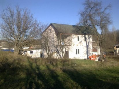 Ділянка 10 соток з недобудованим будинком 150 кв. м, з тех. докум. Ржищів