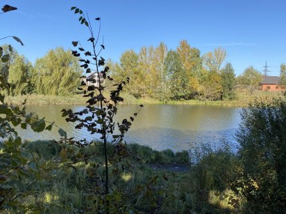 Продам ділянку біля озера