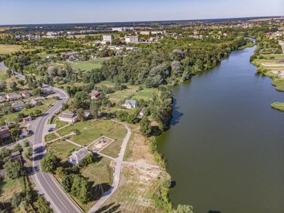 8,8 га біля озера та лісу для котеджного містечка чи садиби Немешаево