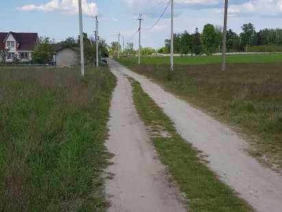 Продаю земельный  участок 23 км от Киева