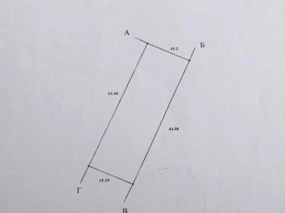 Продам землю в Горенці біля озера.