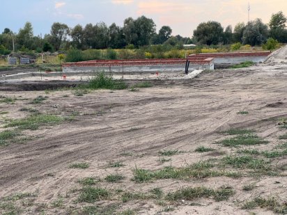 Пр уч зем6с Зазимье возле воды в новом строящемся городке