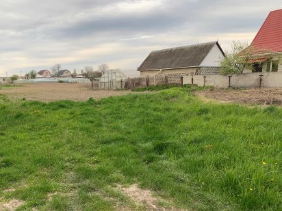 Участок 40 соток под застройку, жилая улица, с. Красиловка
