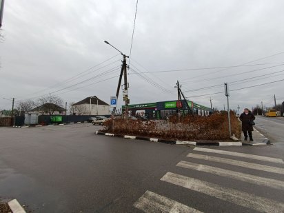 Продам землю під комерцію