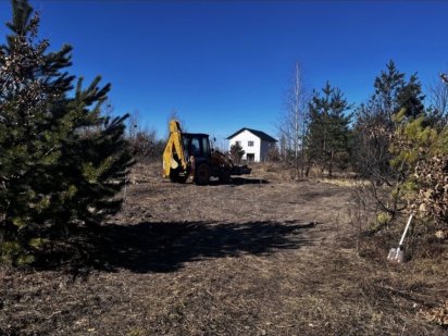 Продам земельну ділянку у с.Мила з фундаментом