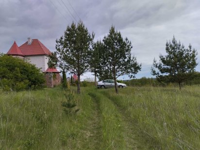 Продам 2х10соток  рядом c Киевом в живописном очень спокойном месте. Музичі