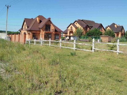 Продаж земельної ділянки під житлову забудову на вул. Сонячна