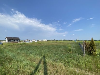 Продаю земельну ділянку 20 соток в селі Рожни.