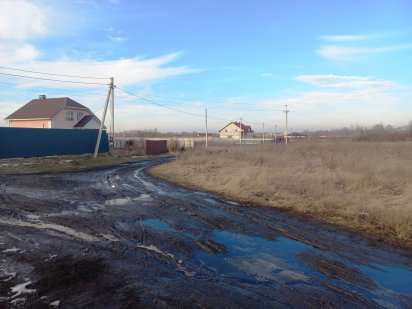 Рожни, фасадна ділянка 16 соток в центрі села Рожни