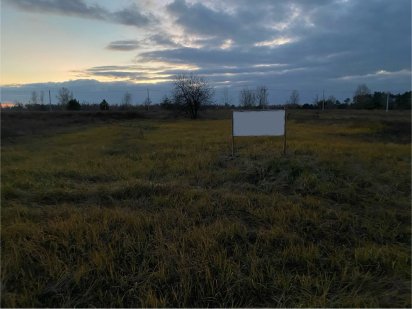 Гарна ділянка під забудову 10сот. в с. Старі Петрівці