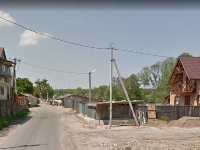 село Хотів,продаж ділянки 24 сот., комунікації поруч,забудовані сусіди Хотов