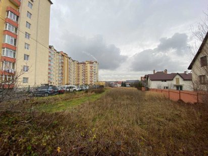 Продаж земельної ділянки с. Зубра