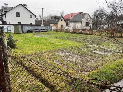 Продаж землі поряд з Львовом (Конопниця), комунікації поруч.Терміново! Конопница