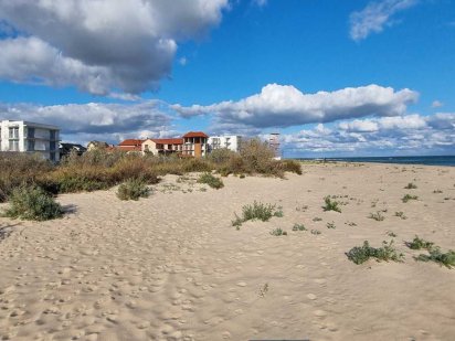 Участок в 1 линии от моря. Под строительство отеля. Лучшие пляжи.