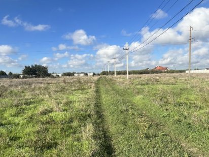 Продаю участок под постройку дома на ул. Святкова/Праздничная