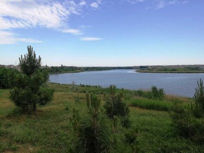 Земельна ділянка 9 соток в новому Котеджному містечку на березі озера