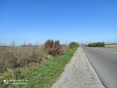 Продам землю біля траси Бармаки