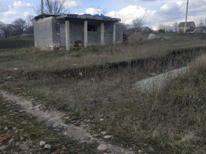 земельна ділянка під забудову з малим будиночком Слобідка-Гуменецька