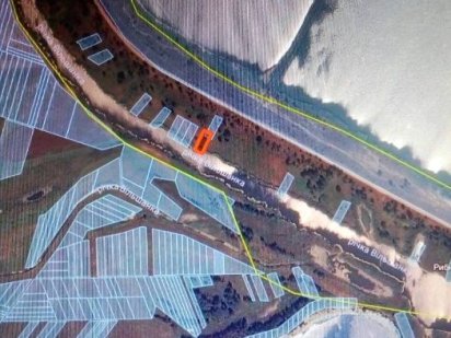 Земельный участок у реки Лозивок