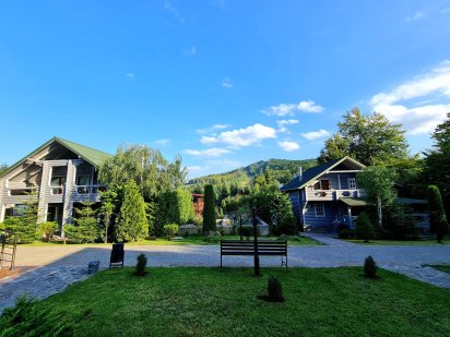 Земельна ділянка з фундаментом. Мигово