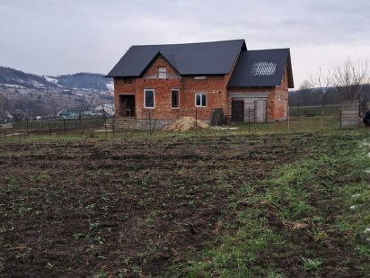 Недобудова + земельна ділянка Валя Кузьмина