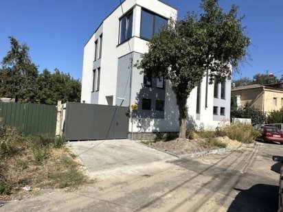 Продам ділянку в мальовничому центрі міста Суми