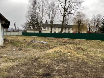 Продам земельну ділянку  з будинком Чернівці