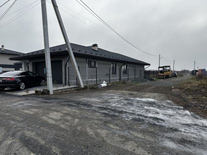 Продаж двох ділякок в Сторожниці Ужгород