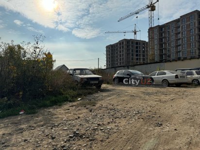 Продається ділянка біля новозбудованого житлового комплексу