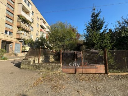 Земельна ділянка під багатоквартирний будинок