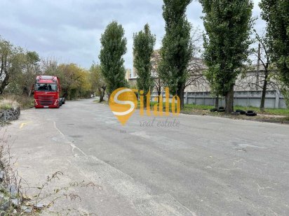Фасадна ділянка 10 соток з парковкою і міськими комунікаціями, без % Киев