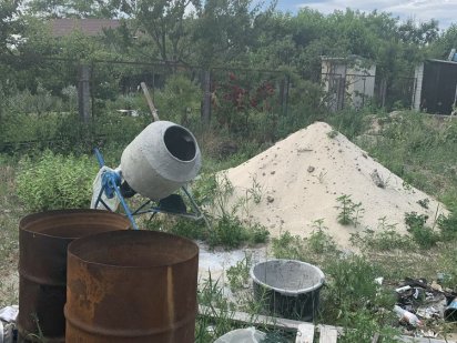 Продам фасадний земельний участок в Осокорках Киев