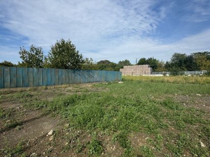 Продаж землі