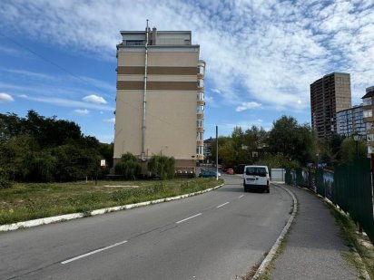 Участок 20 соток  под застройку проспект Науки Киев