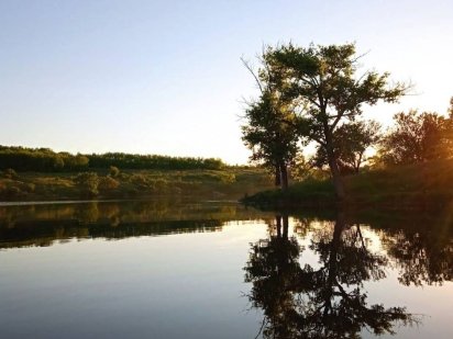 Район Олексіївка.Поруч водойми 10-соток земельної ділянки.