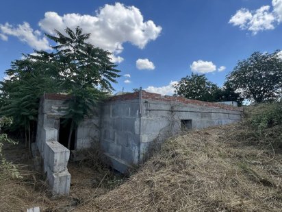 Участок с начатым строением Миколаїв